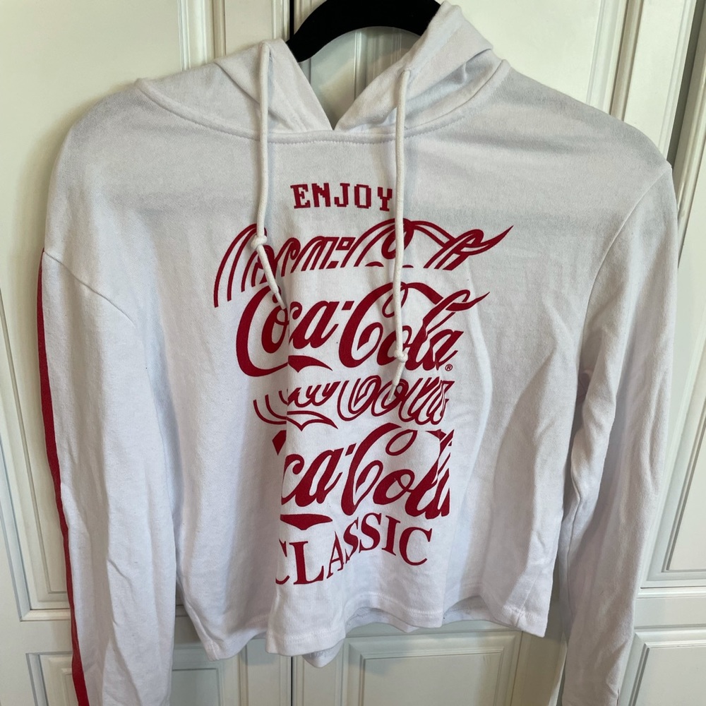 Juniors cropped hooded long sleeve